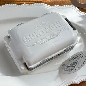 MONTAGNE White Hard Shell Pocket Case